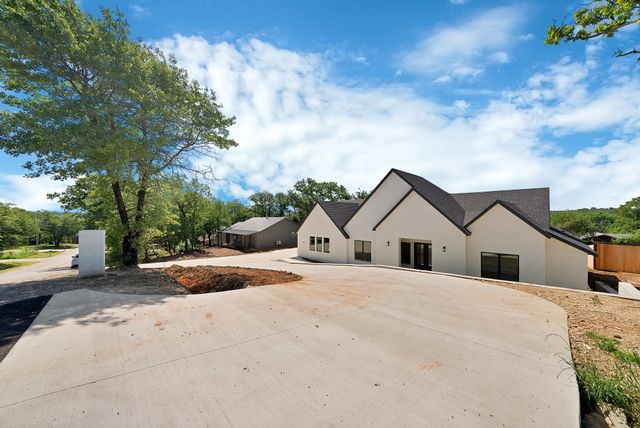 1405 Apache Court, Joshua, TX 76058
