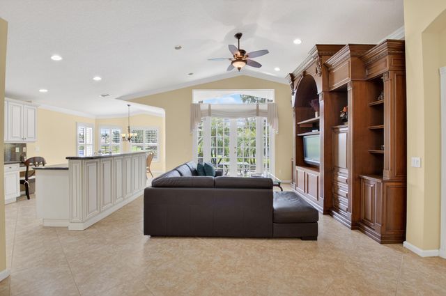 10932 Skyland Point, Boynton Beach, FL 33437