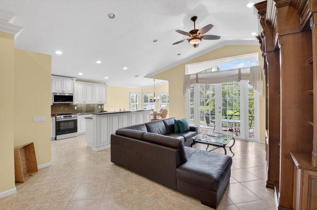 10932 Skyland Point, Boynton Beach, FL 33437