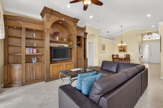 10932 Skyland Point, Boynton Beach, FL 33437