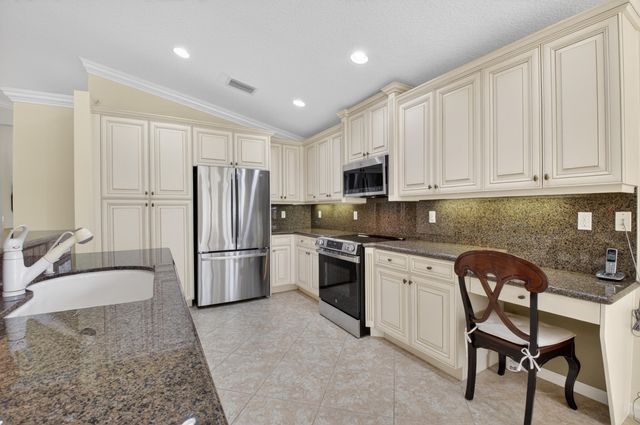 10932 Skyland Point, Boynton Beach, FL 33437