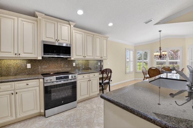 10932 Skyland Point, Boynton Beach, FL 33437