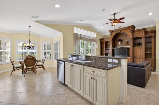 10932 Skyland Point, Boynton Beach, FL 33437
