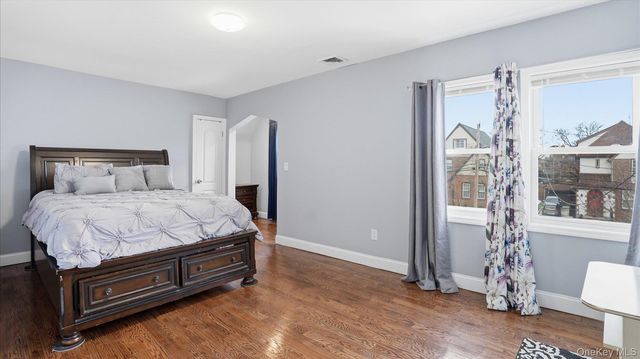 56 Northumberland, Lynbrook, NY 11563