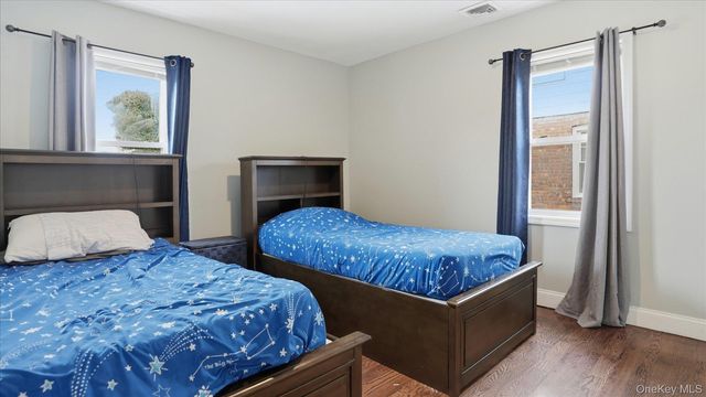 56 Northumberland, Lynbrook, NY 11563