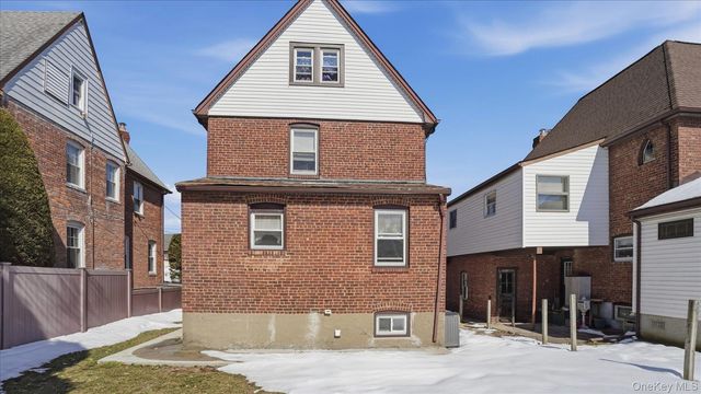 56 Northumberland, Lynbrook, NY 11563