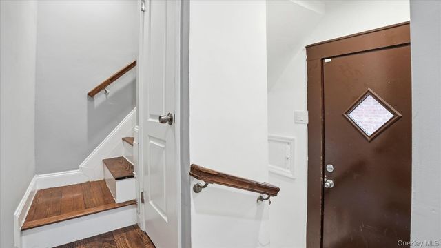 56 Northumberland, Lynbrook, NY 11563