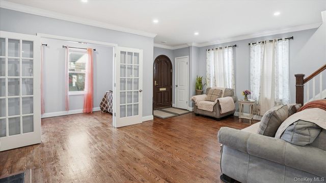 56 Northumberland, Lynbrook, NY 11563