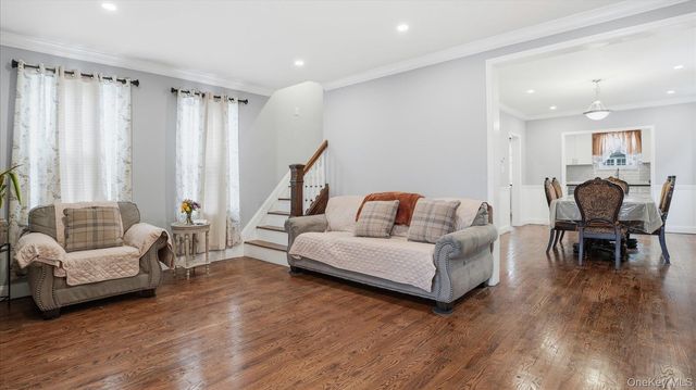 56 Northumberland, Lynbrook, NY 11563