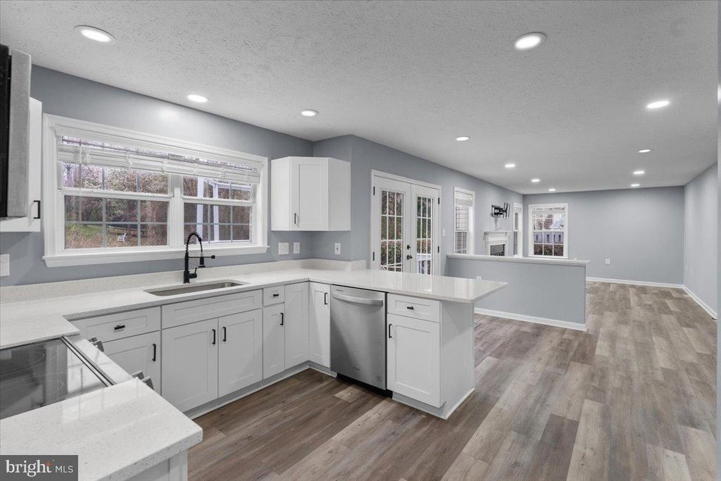 Image 11 of property listing at 10415 LABRADOR LOOP, Manassas, VA 20112