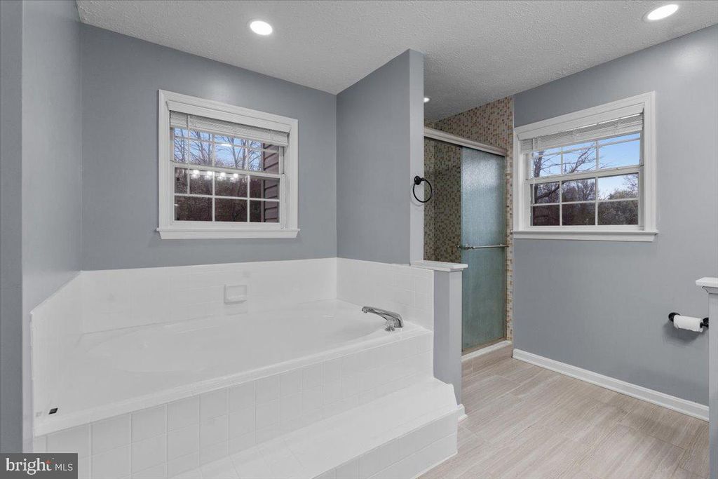 Image 25 of property listing at 10415 LABRADOR LOOP, Manassas, VA 20112