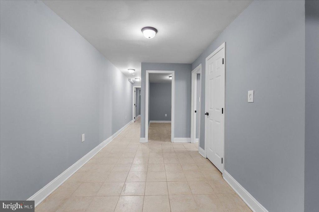 Image 35 of property listing at 10415 LABRADOR LOOP, Manassas, VA 20112