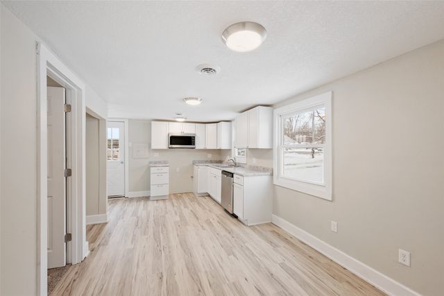 2776 NE Norwood Lane, Des Moines, IA 50317