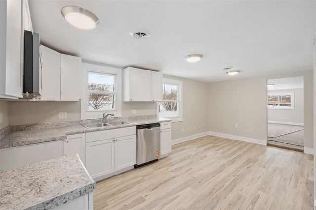 2776 NE Norwood Lane, Des Moines, IA 50317