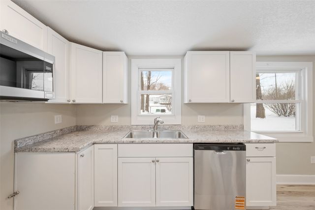 2776 NE Norwood Lane, Des Moines, IA 50317