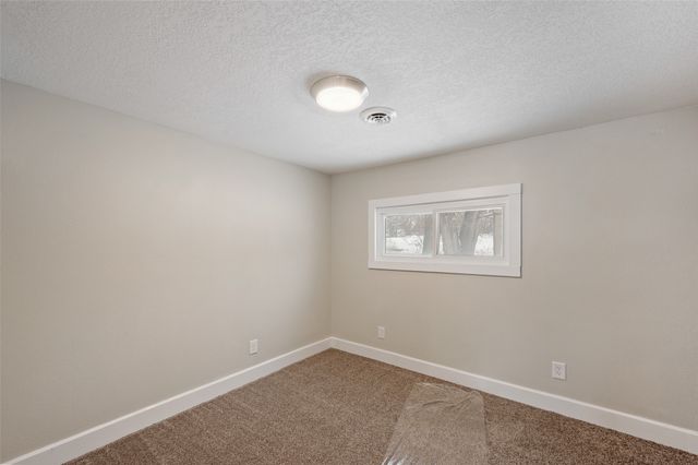 2776 NE Norwood Lane, Des Moines, IA 50317