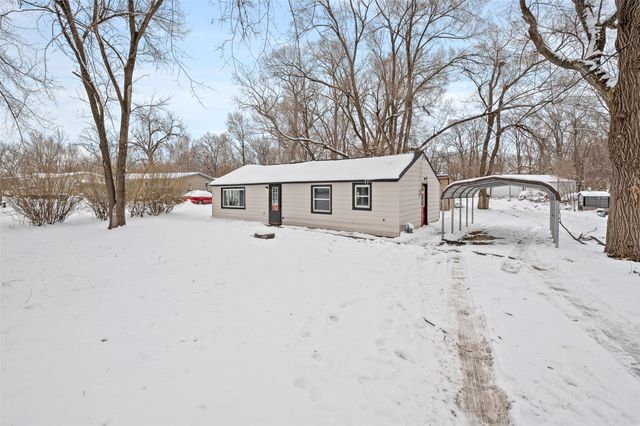 2776 NE Norwood Lane, Des Moines, IA 50317