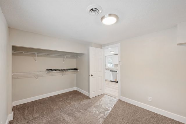 2776 NE Norwood Lane, Des Moines, IA 50317