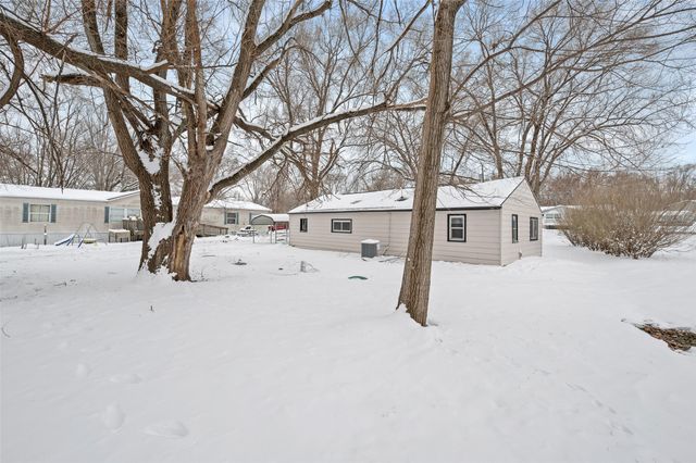 2776 NE Norwood Lane, Des Moines, IA 50317