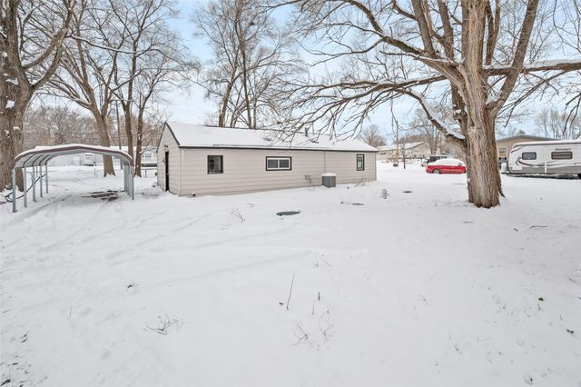 2776 NE Norwood Lane, Des Moines, IA 50317