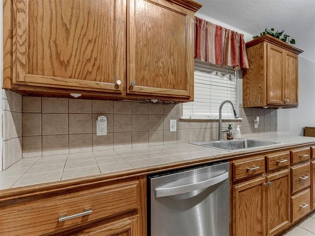 309 Tecumseh Ridge Road, Norman, OK 73069