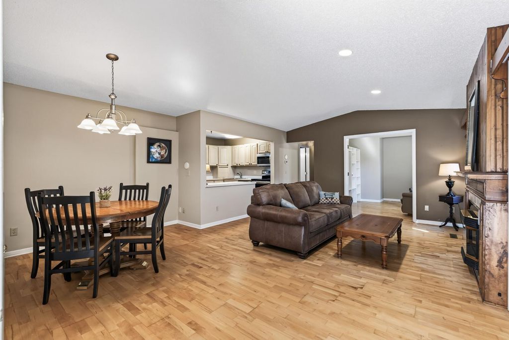 1190 Black Oaks Lane N, Plymouth, MN 55447 — photo 2