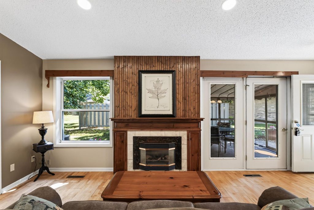 1190 Black Oaks Lane N, Plymouth, MN 55447 — photo 4