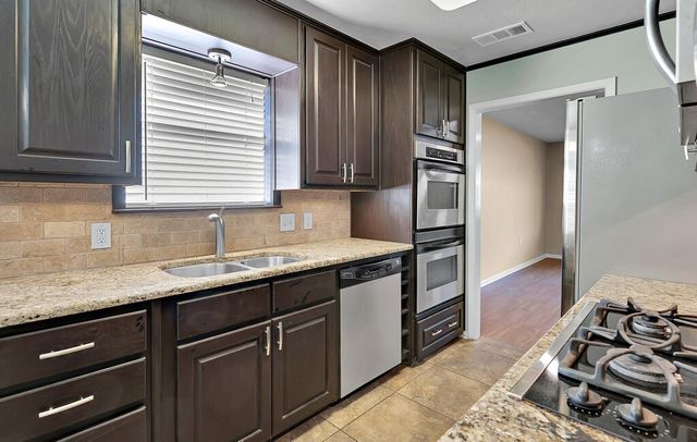 911 Fairway Road, Woodway, TX 76712