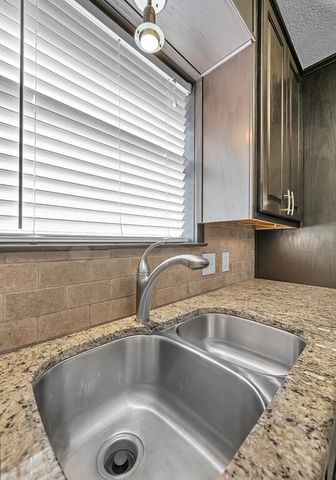 911 Fairway Road, Woodway, TX 76712