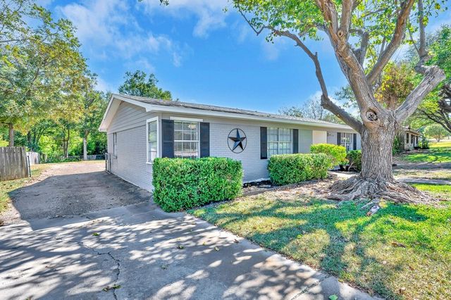 911 Fairway Road, Woodway, TX 76712