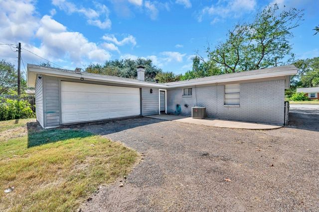 911 Fairway Road, Woodway, TX 76712