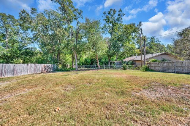 911 Fairway Road, Woodway, TX 76712