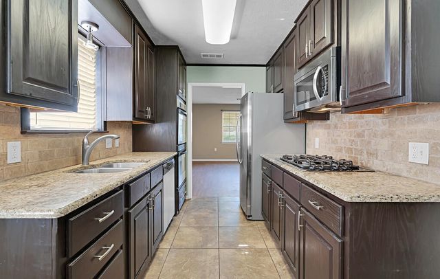 911 Fairway Road, Woodway, TX 76712