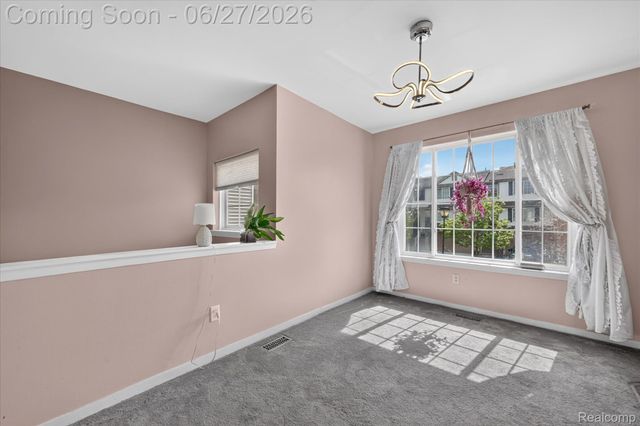 217 Oak Ridge Drive, Pontiac, MI 48341