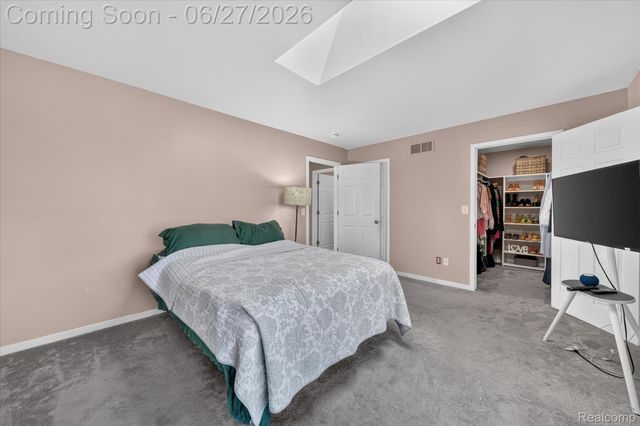 217 Oak Ridge Drive, Pontiac, MI 48341