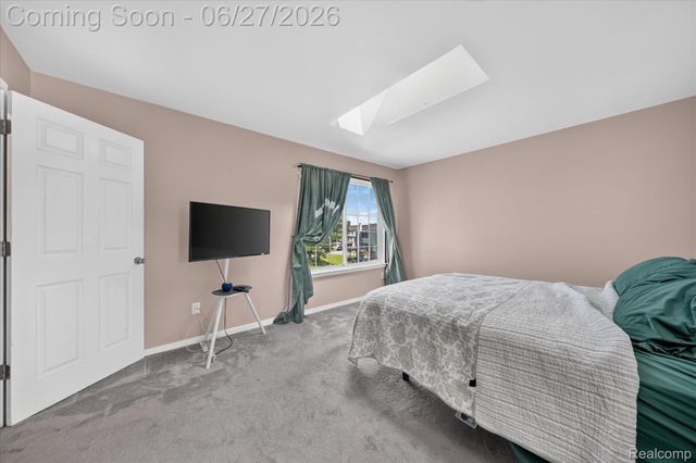 217 Oak Ridge Drive, Pontiac, MI 48341