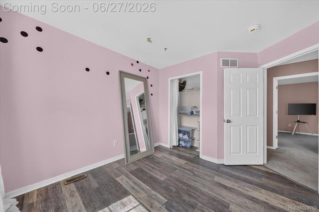 217 Oak Ridge Drive, Pontiac, MI 48341