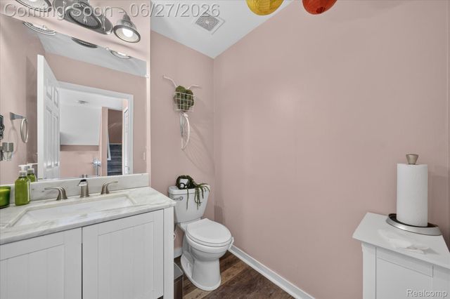 217 Oak Ridge Drive, Pontiac, MI 48341