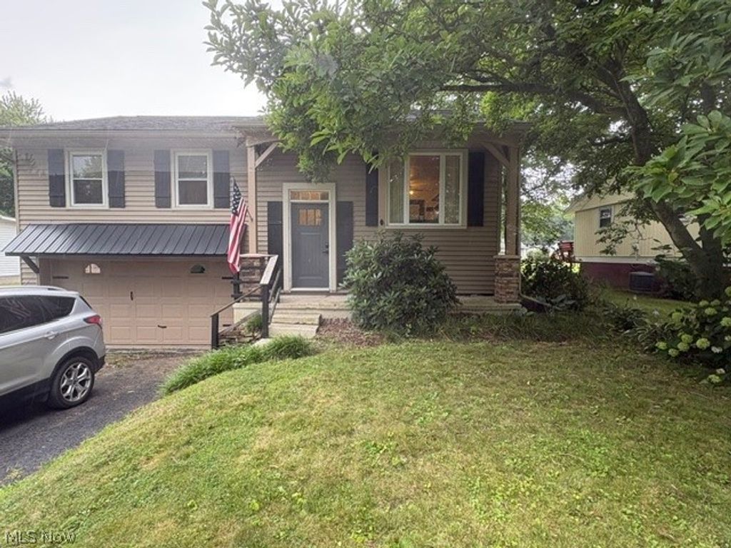 7994 Anderson Avenue NE, Warren, OH 44484