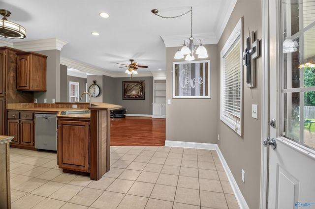 112 Fawn Forest Drive, New Market, AL 35761