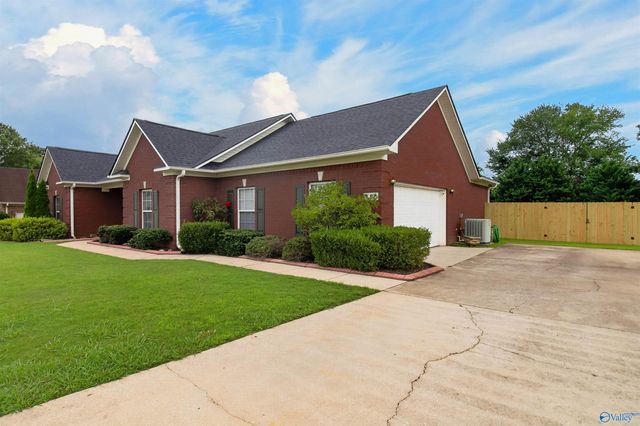 112 Fawn Forest Drive, New Market, AL 35761