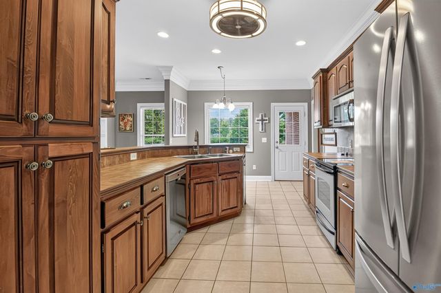 112 Fawn Forest Drive, New Market, AL 35761