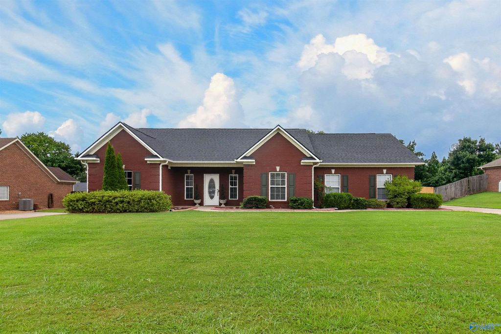 112 Fawn Forest Drive, New Market, AL 35761