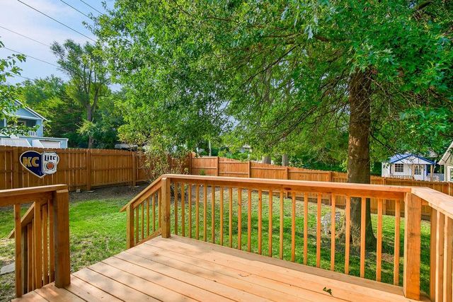 319 E 82nd Street, Kansas City, MO 64114