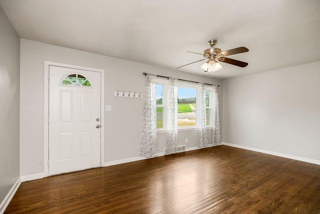 319 E 82nd Street, Kansas City, MO 64114