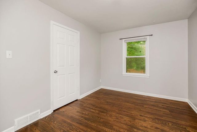 319 E 82nd Street, Kansas City, MO 64114