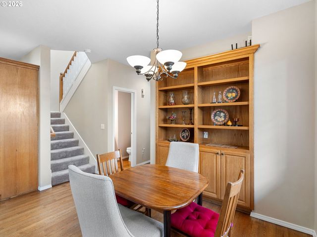 1078 Ne PARKS EDGE Cir, Hillsboro, OR 97124