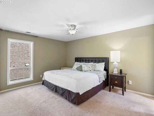 1078 Ne PARKS EDGE Cir, Hillsboro, OR 97124