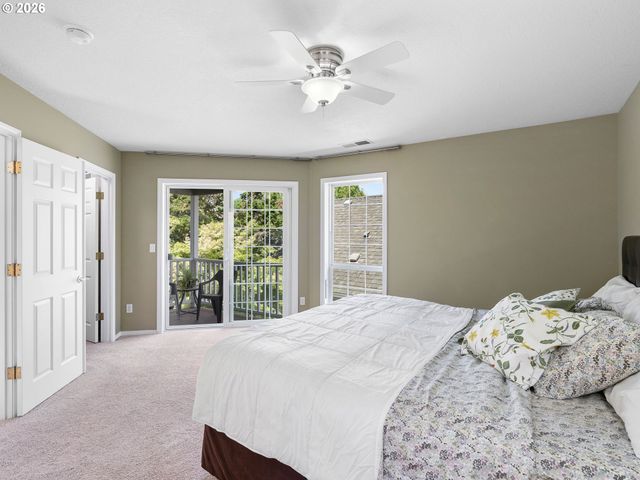 1078 Ne PARKS EDGE Cir, Hillsboro, OR 97124