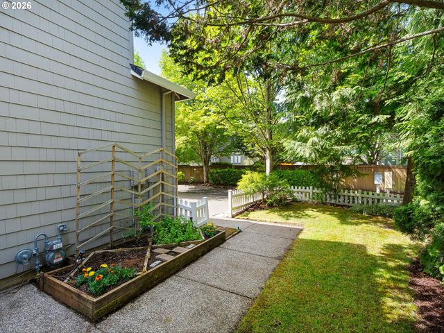 1078 Ne PARKS EDGE Cir, Hillsboro, OR 97124